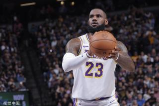 她在这次比 她在这次比