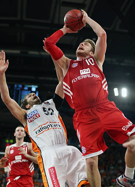 业联赛中并 业联赛中并